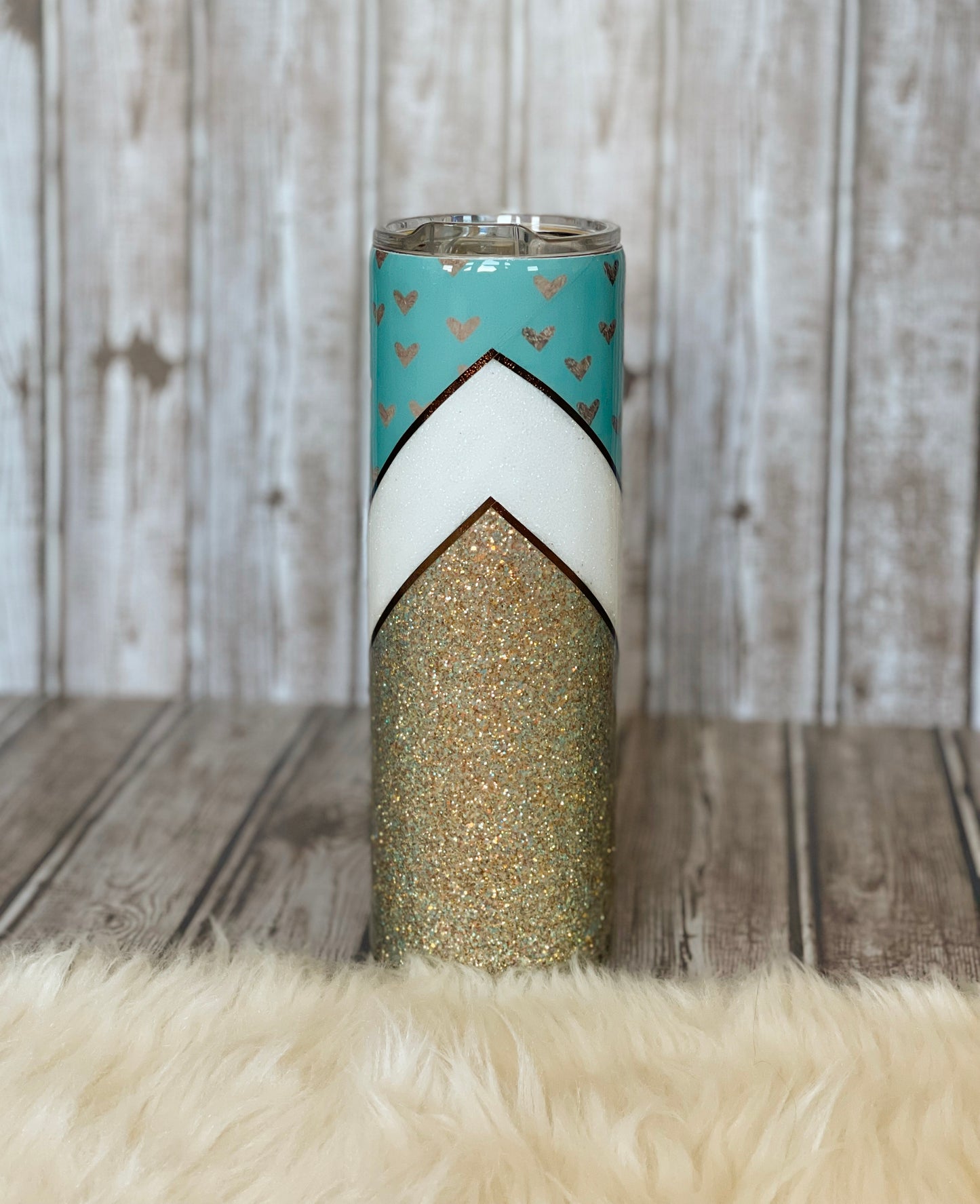 Turquoise Hearts V Split tumbler