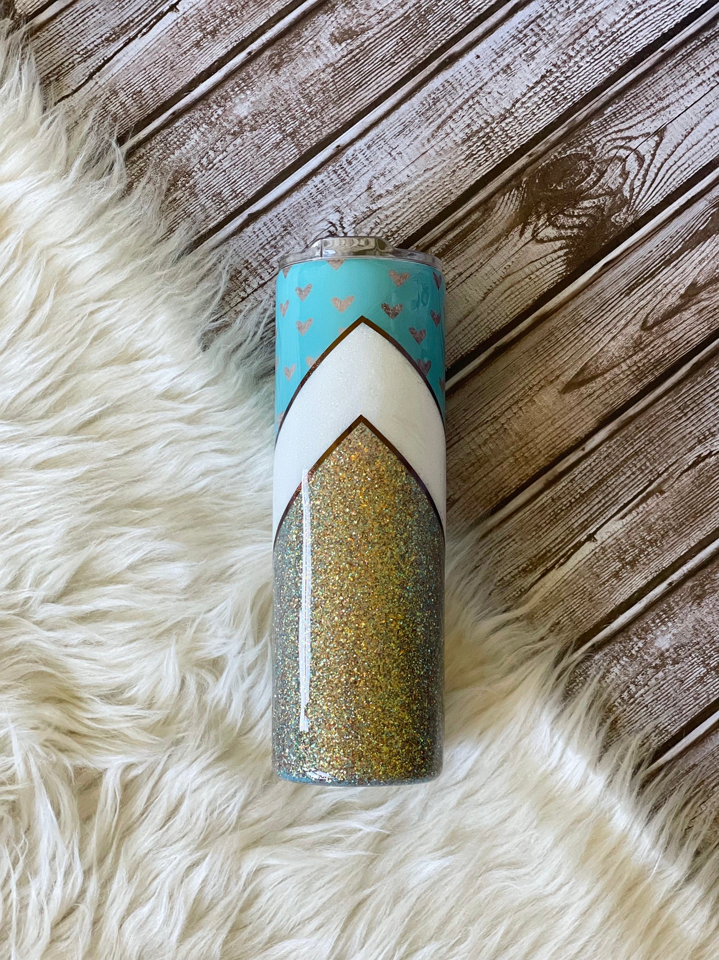 Turquoise Hearts V Split tumbler